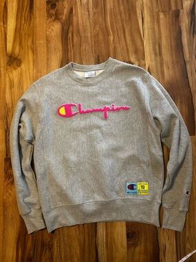 Champion Reverse Weave Sweatshirt Mens Medium Gray Pink Chenille Logo Crewneck